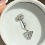 پیرسینگ ناف طرح پروانه